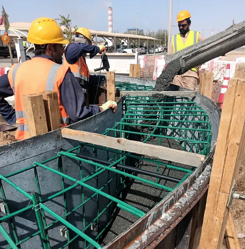 Concrete pour into curved wall formwork